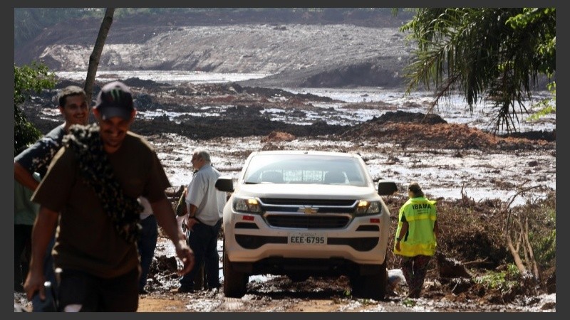 El alud se llevó todo a su paso por el pueblo.