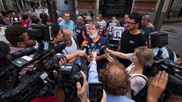 Medios de Rosario cubrieron el acto. Como todos los años, se pide justicia por el crimen.