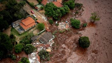 El gobernador de Minas Gerais admitió que la probabilidad de encontrar supervivientes es mínima.