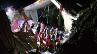 Los equipos de rescate en el lugar del hecho.