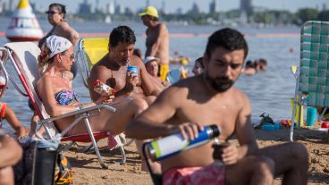 Es un buen fin de semana para unos mates junto al río.