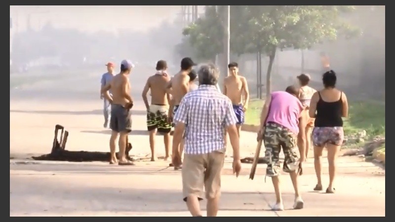 El piquete de vecinos por cortes de luz.