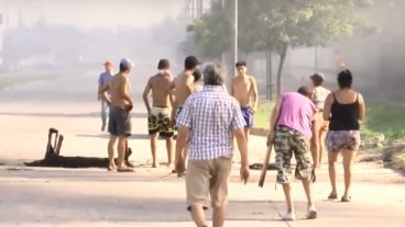 El piquete de vecinos por cortes de luz.