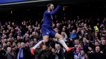 El festejo del Pipita tras uno de sus dos goles en Chelsea.