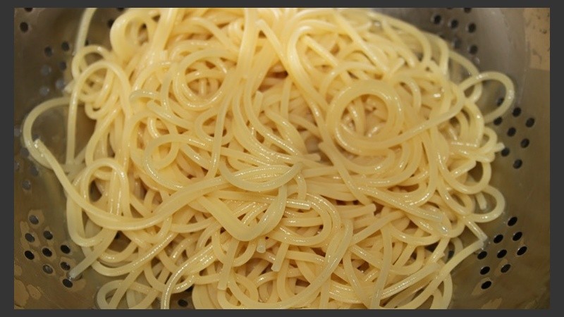 El joven murió a las diez horas de comer el plato.