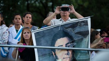 Mucha gente se hizo presente en el campo de la Gloria.