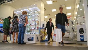 Las ventas minoristas cayeron en enero, según el informe de Came.