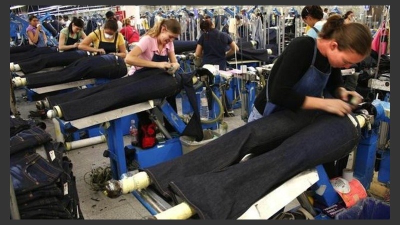 Los textiles remarcan que el problema principal es la caída del consumo.