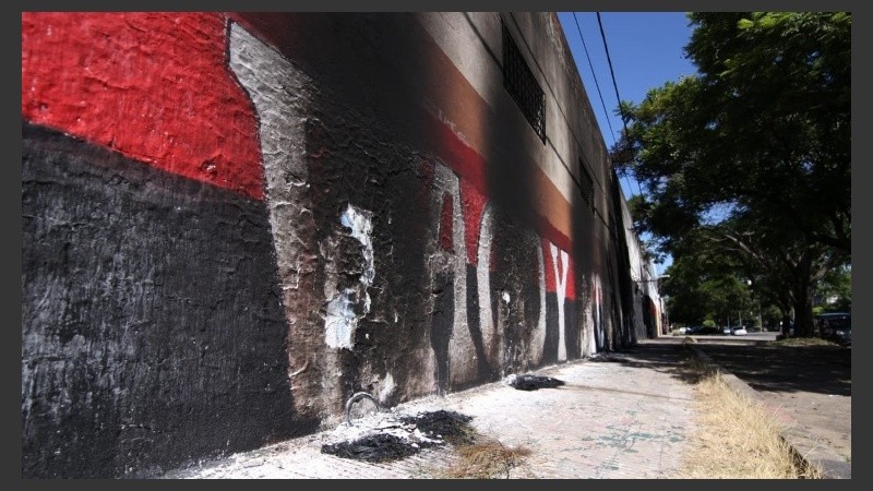 Así quedó el paredón de 27 de Febrero y Colón.
