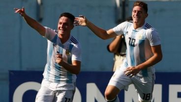 Moreno probó de afuera del área y la clavó en el ángulo.