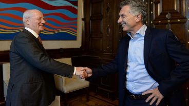 Viejos tiempos. Paolo Rocca y Mauricio Macri en 2017, cuando anunciaron la millonaria inversión en Vaca Muerta.