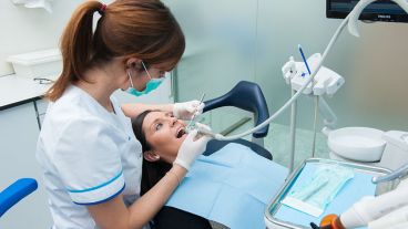 Ingresando a la web del colegio se puede constatar si el profesional está o no habilitado.