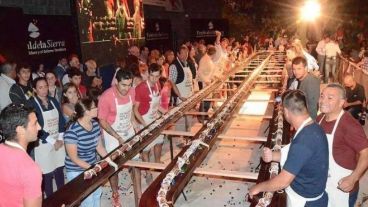 El salame se colocó en trece paneles para ser presentado en vertical.