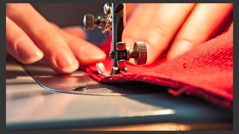 La Escuela de Diseño de Indumentaria forma parte de los Espacios Culturales de la Secretaría de Cultura y Educación de la Municipalidad de Rosario.