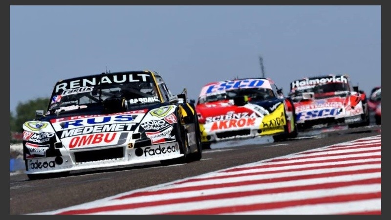 Ardusso tomó la punta en la vuelta inicial y marcó el ritmo.