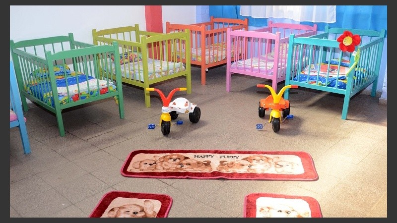 Se profundiza una mirada del ambiente de sala e institucional.