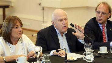 Ciciliani, Lifschitz y Saglione llevaron adelante la presentación en Santa Fe.