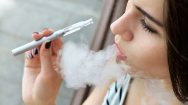 Los cigarrillos electrónicos serían una herramienta útil para ayudar a los fumadores a dejar el tabaco.