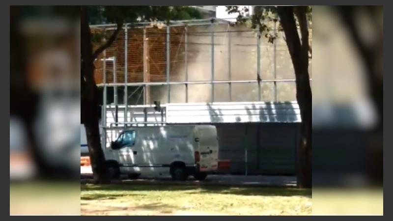 El siniestro obligó a evacuar varios edificios y casas de la zona.