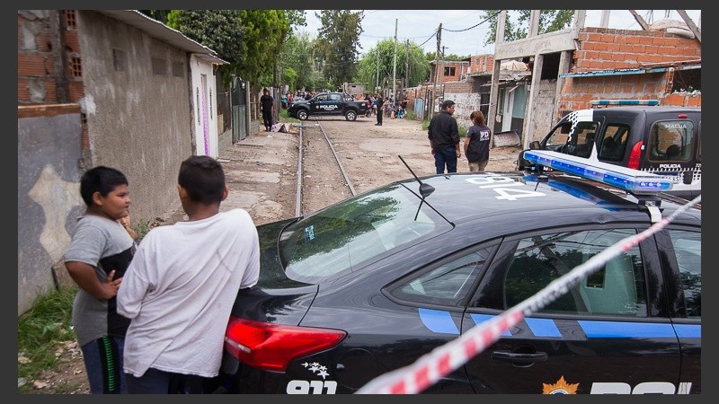 Las vías del tren, a una cercanía fatal. 