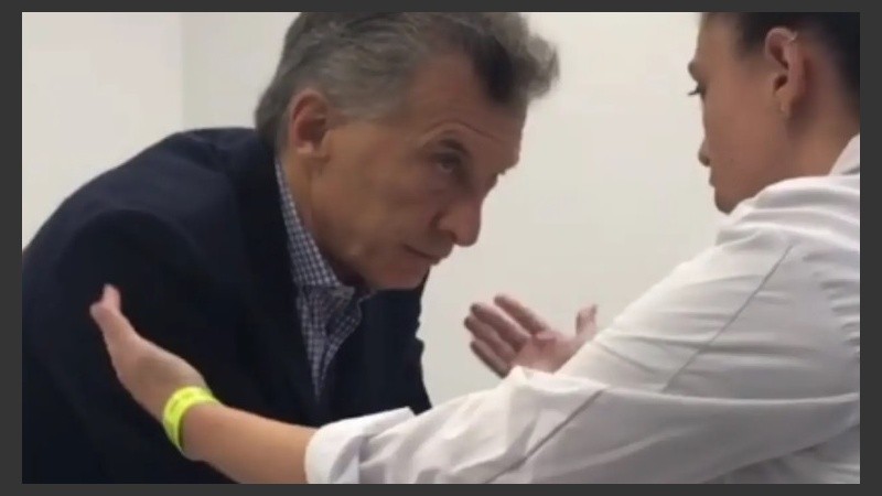 El presidente mientras practicaba RCP.