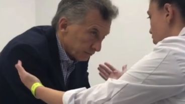 El presidente mientras practicaba RCP.