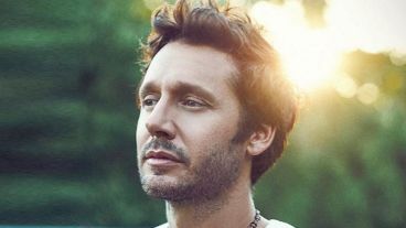 El actor protagoniza la obra Terapia Amorosa.