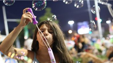 El picnic nocturno es un espacio para compartir con amigos o en familia.