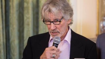 "Nada de lo que se está promoviendo tiene que ver con las necesidades del pueblo venezolano", dijo Waters.