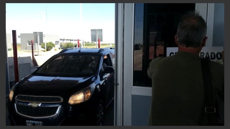 La Municipalidad de Carcarañá clausuró el puesto este miércoles.