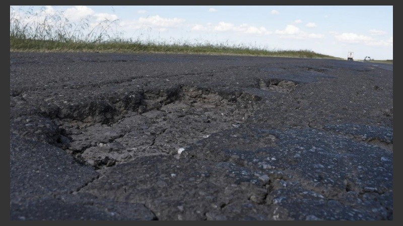 Estado de la autopista que une Rosario con Córdoba, a la altura de Carcaraña.