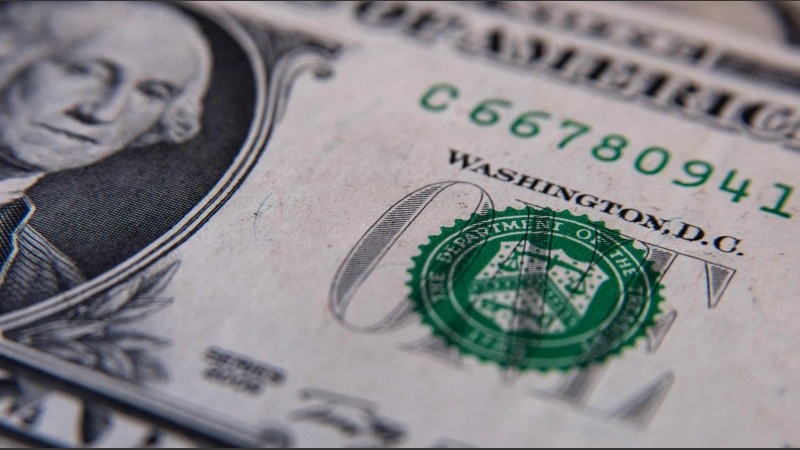 El dólar bajó y el Central salió a comprar.