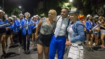 Avenida Pellegrini brilló con los festejos de carnaval este domingo por la noche.