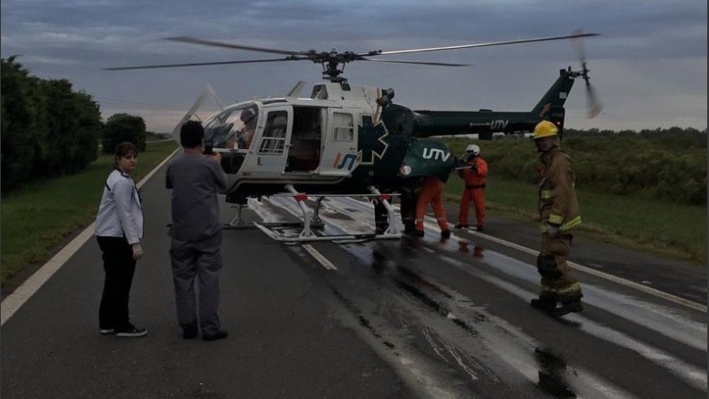El helicóptero sanitario trasladó a una joven herida.