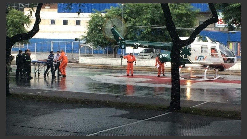 Una joven de 23 años fue trasladada el Heca de urgencia.