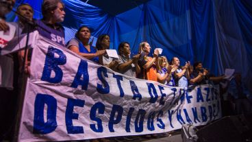 Los manifestantes al llegar al Monumento.
