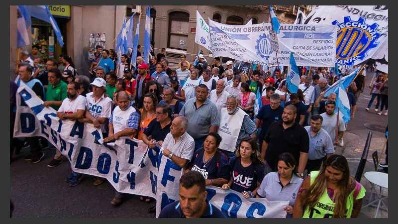 Gremios contra los tarifazos en las calles del centro.
