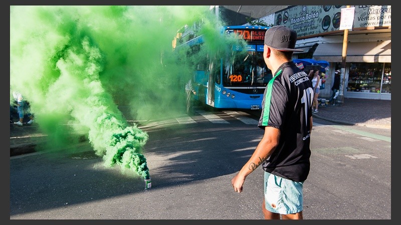 Postales de la masiva marcha contra los tarifazos en Rosario.