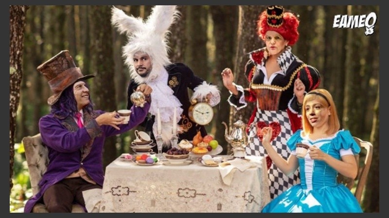 La novela de Lewis Carroll, Alicia en el país de las maravillas, fue una de las imágenes irónicas con que se graficó el optimismo presidencial.