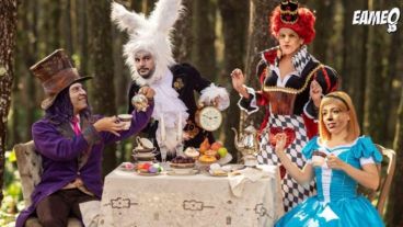 La novela de Lewis Carroll, Alicia en el país de las maravillas, fue una de las imágenes irónicas con que se graficó el optimismo presidencial.