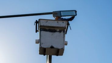 Las luces se instalan en diferentes zonas de la ciudad.