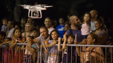 El corsódromo se viste de fiesta para recibir a comparsas de la ciudad.