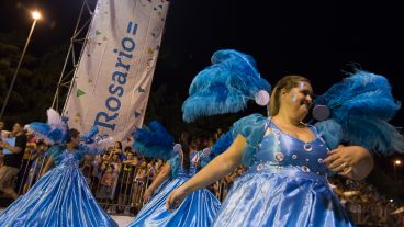 El corsódromo se viste de fiesta para recibir a comparsas de la ciudad en este fin de semana largo de carnaval.