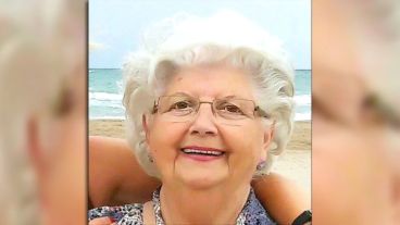 A los 74 años le regalaron una computadora y comenzó a dibujar en Paint.