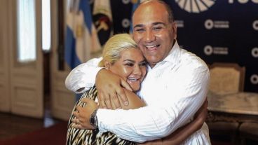 La Bomba y Juan Manzur, el gobernador de Tucumán.