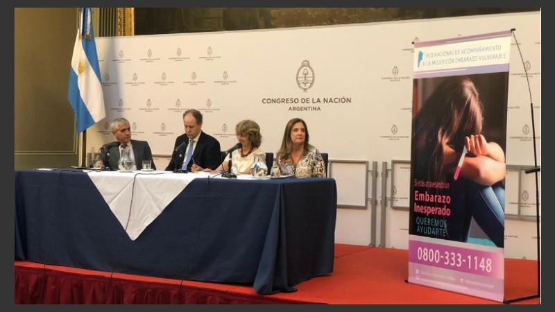 Martha Rodríguez con Carmen Polledo en la presentación de la línea.