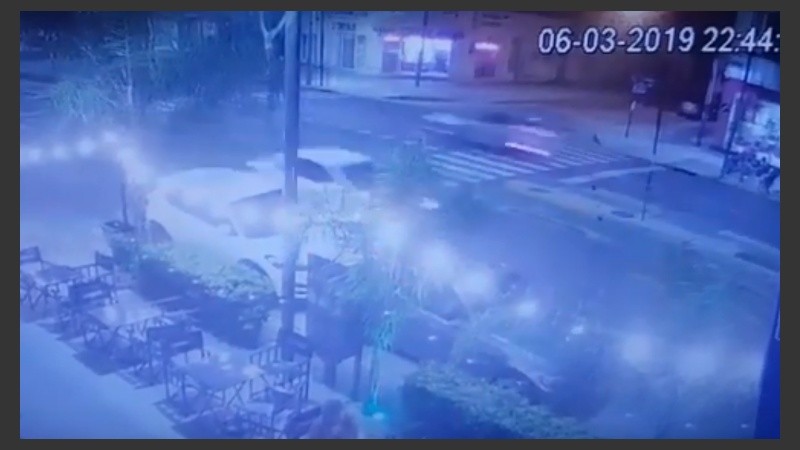 El Focus circulaba a altísima velocidad previo al choque.