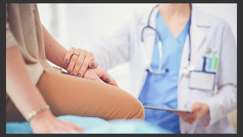 Es común que la mujer privilegie la salud de su familia descuidando la suya, algo que hay que evitar.