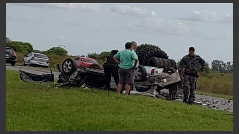 Una imagen del terrible accidente en la autopista. 