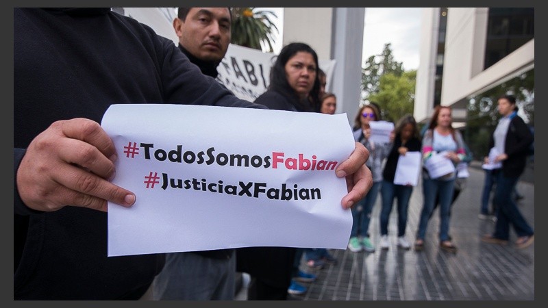 Familiares y amigos de la víctima fueron a pedir Justicia al Centro de Justicia Penal.